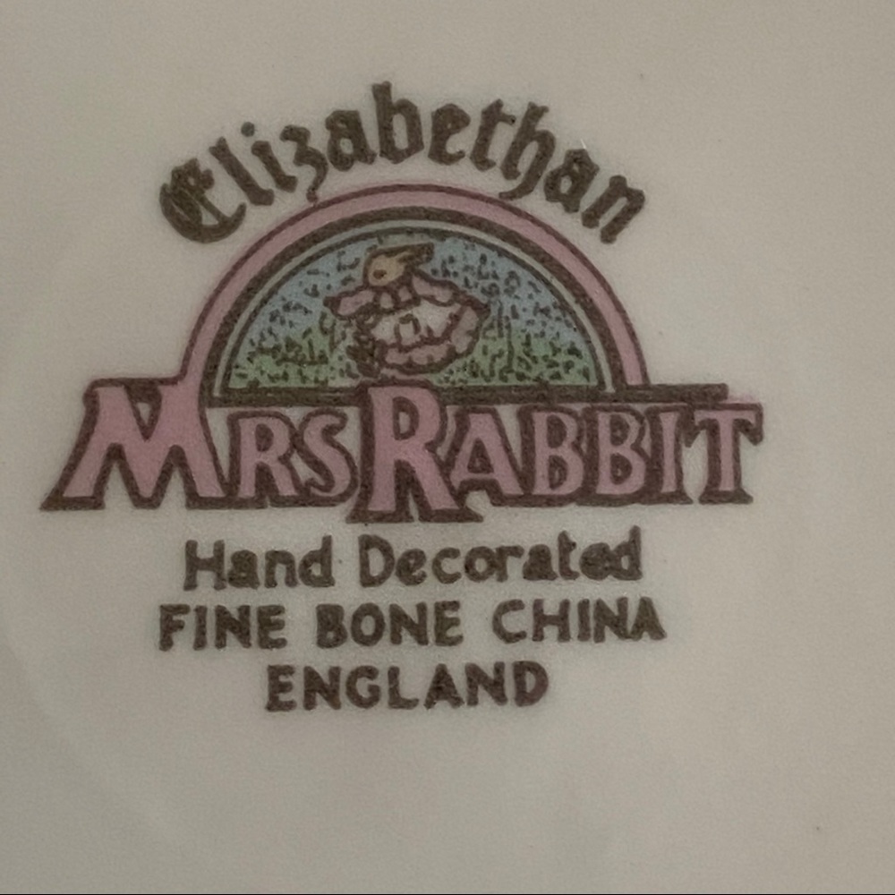 Elizabethan Mrs. Rabbit Child’s Dinner Set - Picture 9 of 10